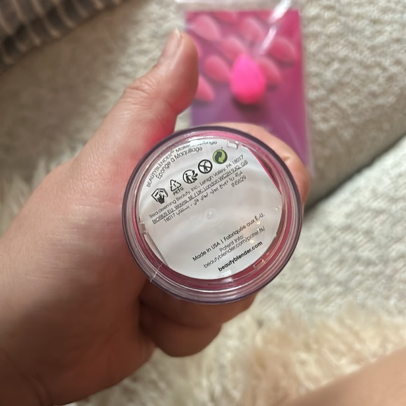 Brand new beauty blender and mini beauty blender bundle - Picture 2 of 2